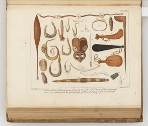 Verschillende soorten instrumenten, gebruiksvoorwerpen enz. van de inwoners van Nieuw-Zeeland, illustratie uit Een reisverslag naar de Zuidzeeën: in Zijne Majesteits schip, de Endeavour, 1794